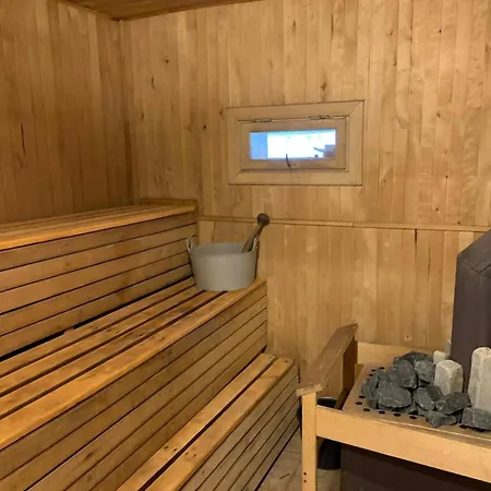 בית נופש Cozy House With Sauna And A Fireplace *